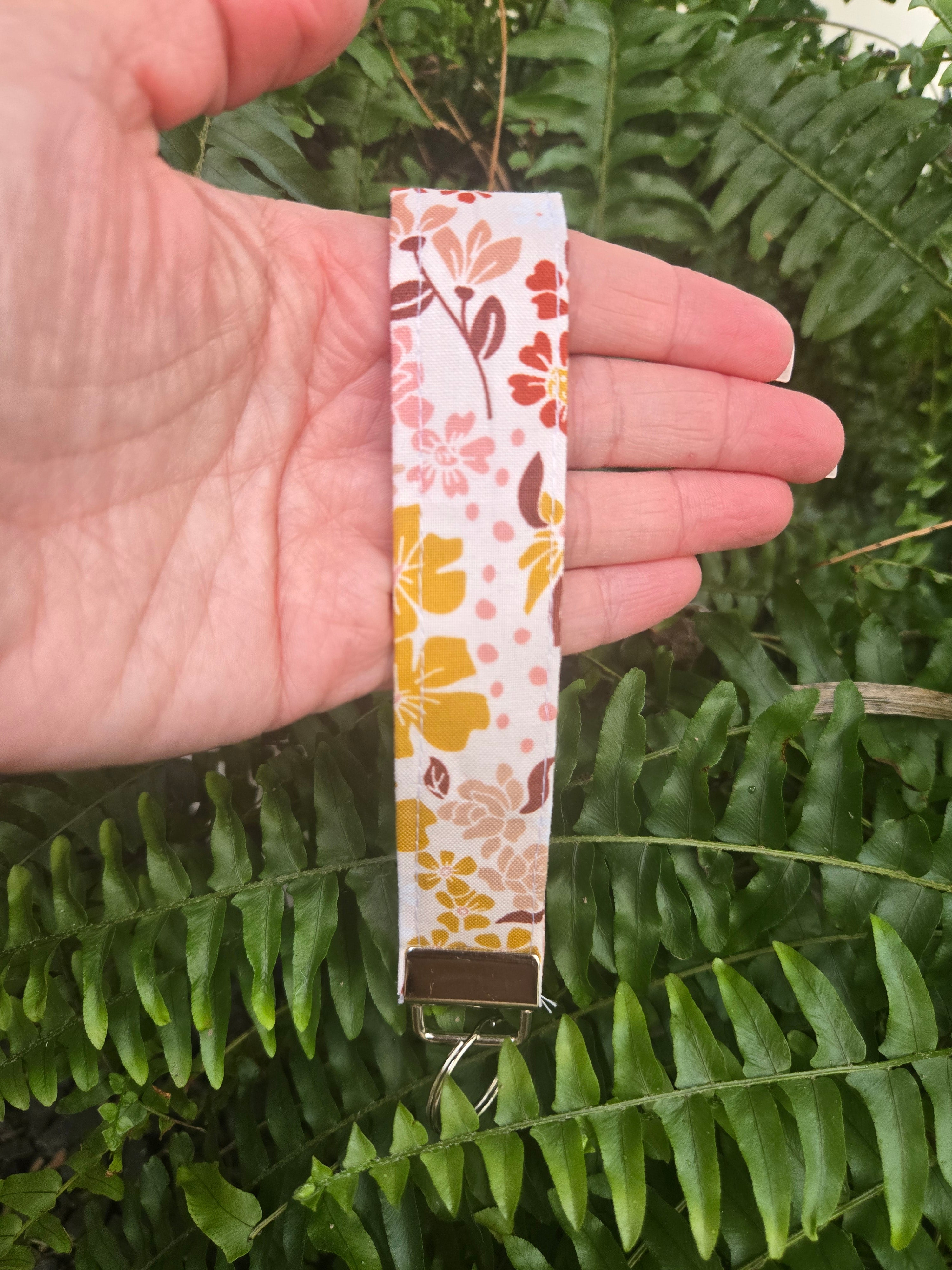 Earth Tone Floral Wristlet