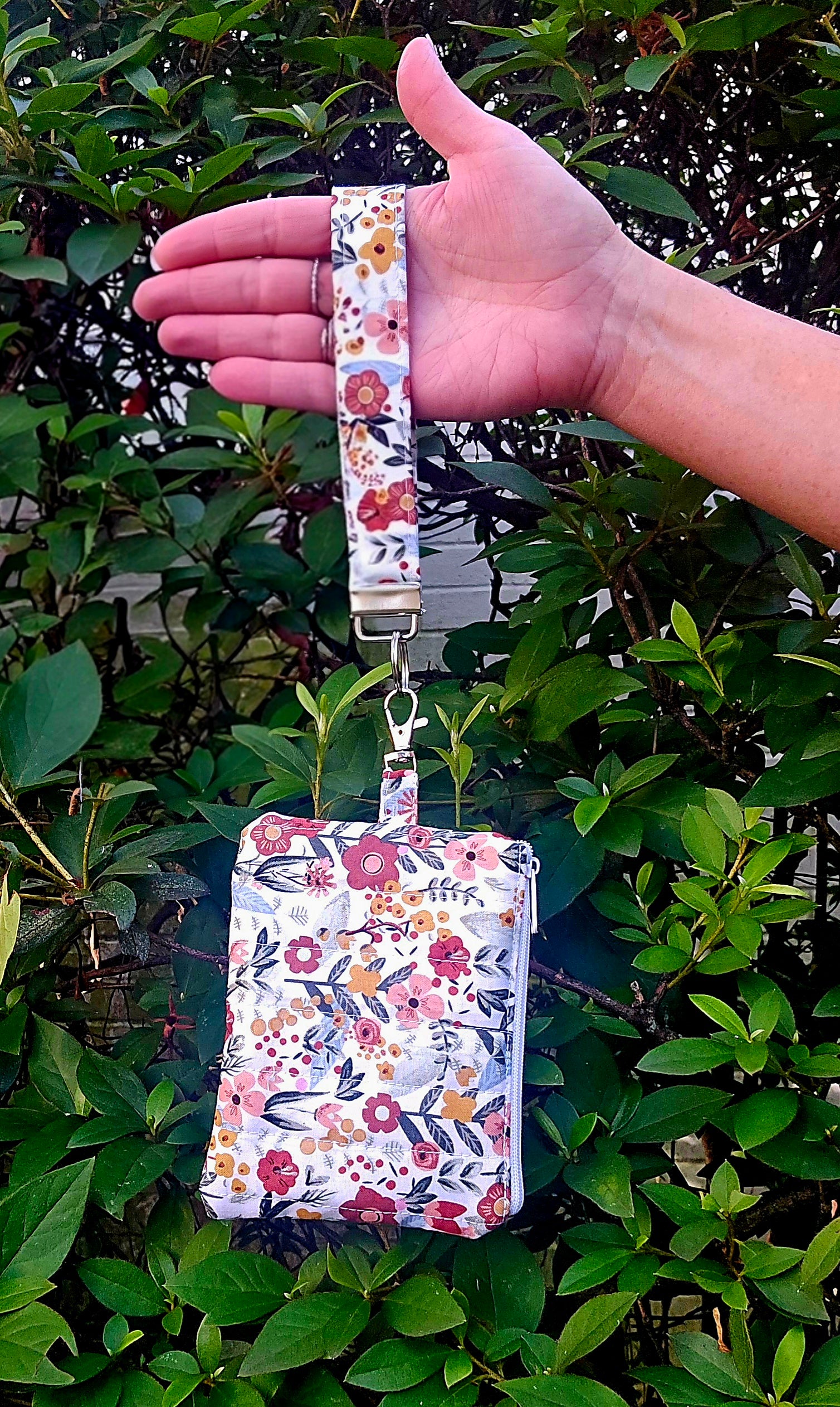 Earth Botanicals Keychain Wallet