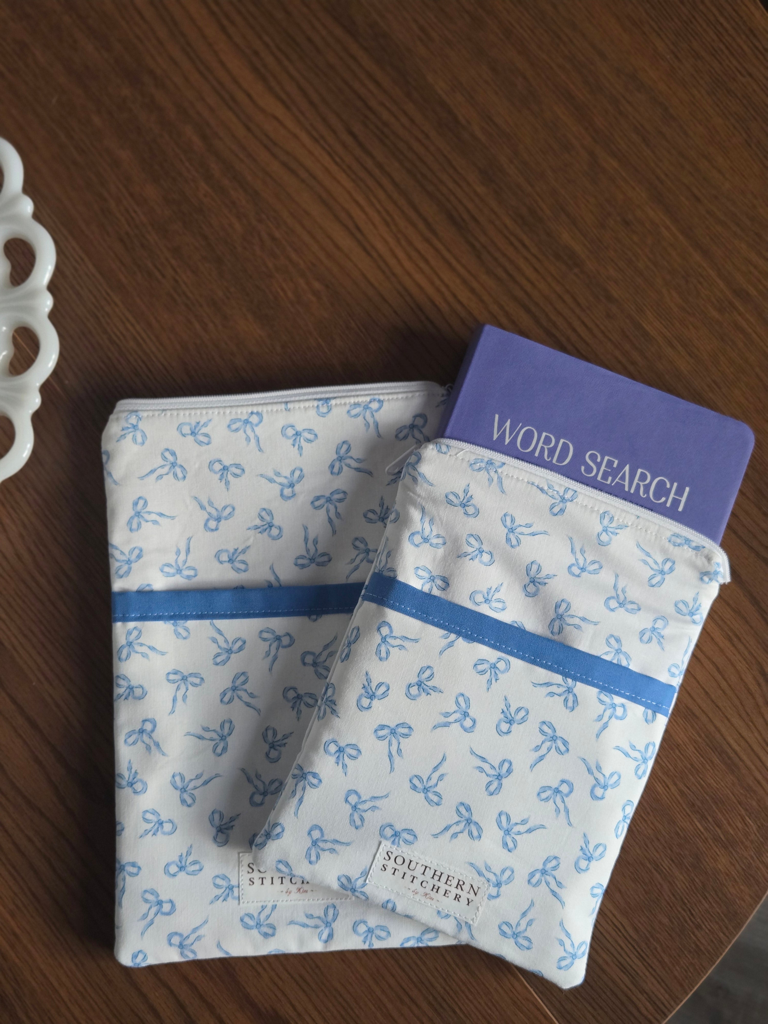 Blue Bows E-Reader/Book Sleeve - Small